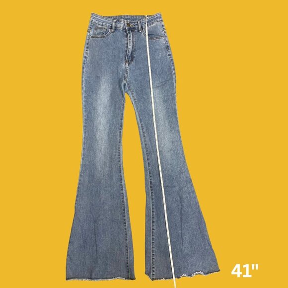 🔥 SHEIN High-Rise Flare Leg Jeans with Raw Hem (Size S / US 4) - Picture 5 of 9
